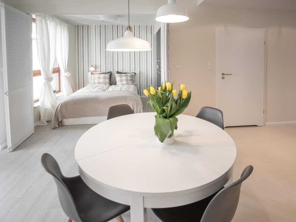 Apartament Z Widokiem Na Dworek กดัญสก์ ภายนอก รูปภาพ